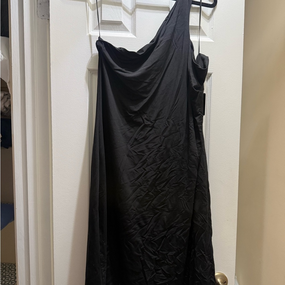Express Elegant Black One-Shoulder Dress